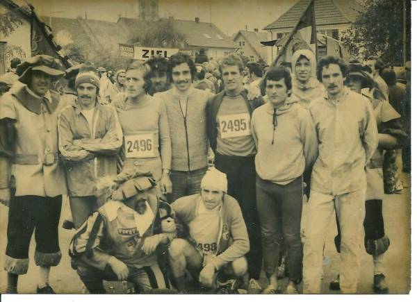 Rappresentativa Bolzano alla Scwarzwald Marathon 1975: Rungger, Ritsch,Monsorno,Del Mastro,Guadagni,Hosp e Veith.